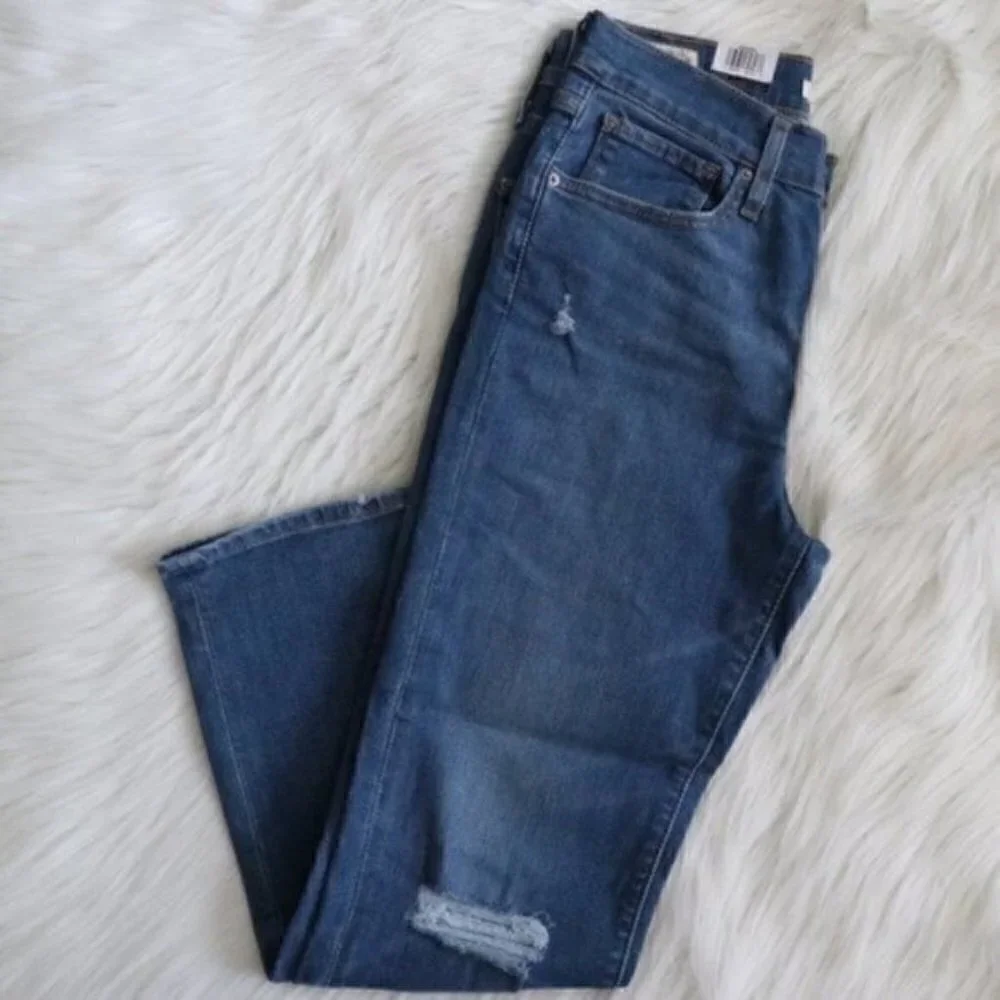 NEW Levis 724 High Rise Straight Leg Cropped Jeans Size 27 Medium Blue Wash